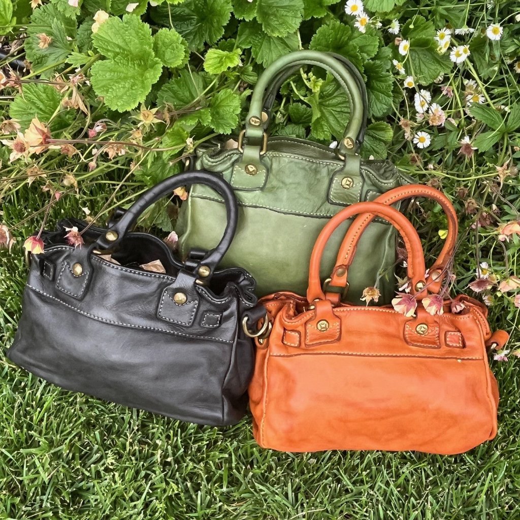 Bcck view of the Anna vintage bag