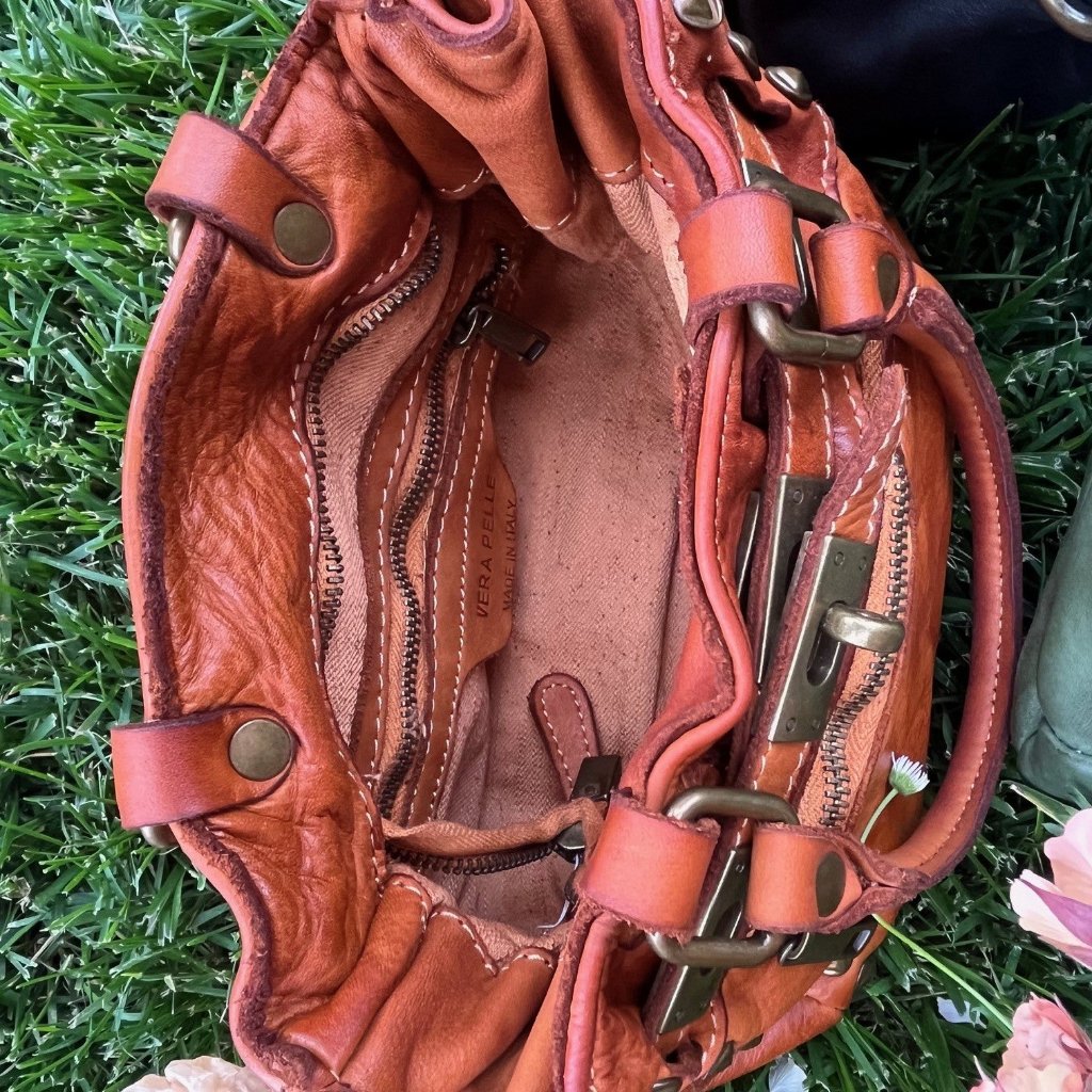 Inside view of the Anna bag