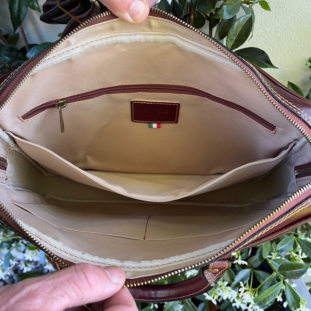 Inside view of the Bruno briefcase