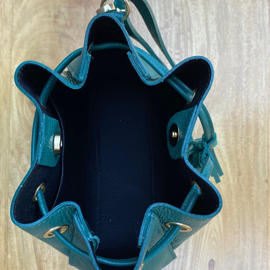 Bucket style leather handbag 