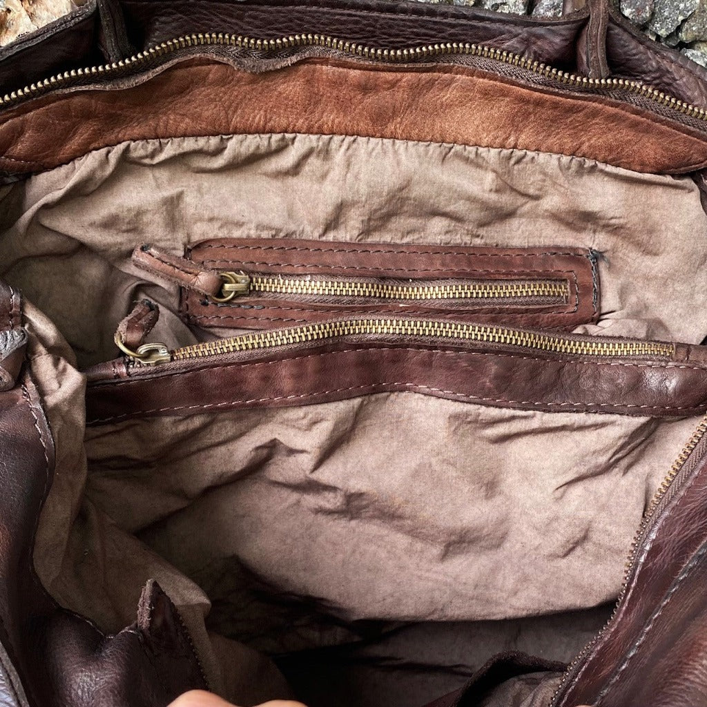 Inside view of the Ardi bag in saddlebrown