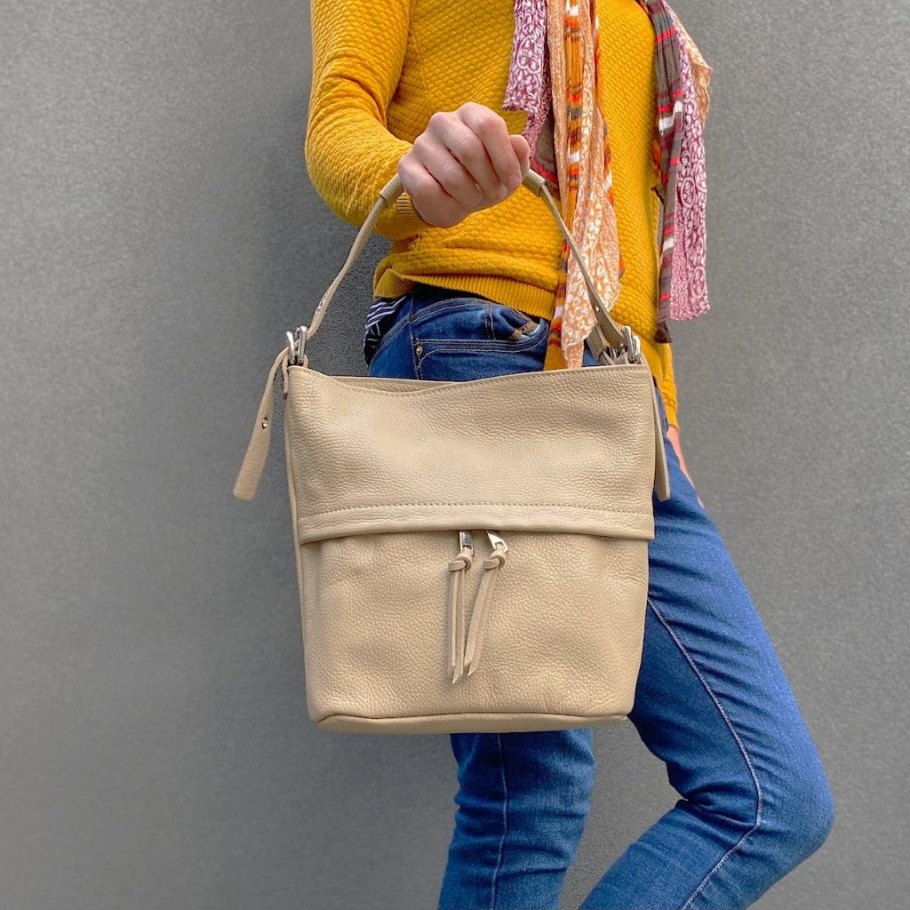Tilly bag in light taupe or wheat