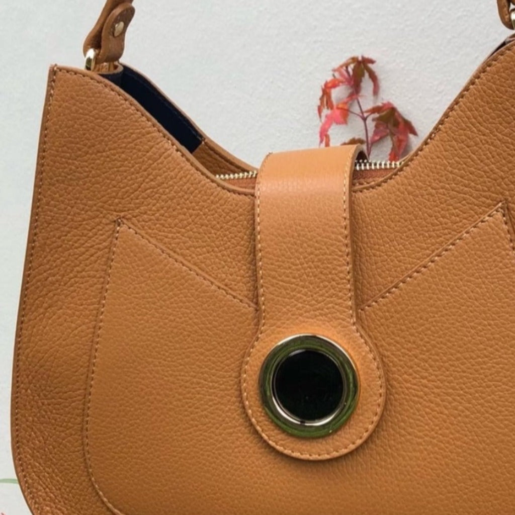 close up view of the Autumn bag in peru or cognac