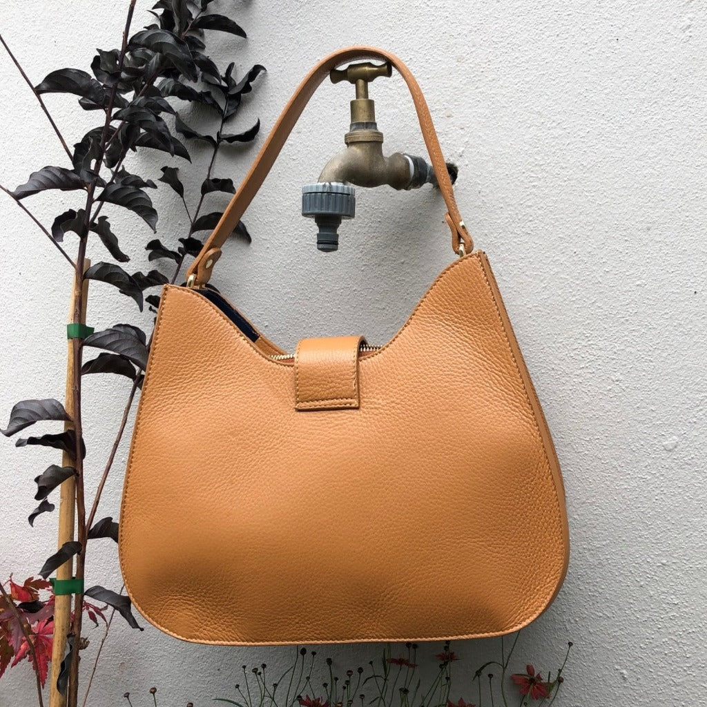 Autumn bag in peru or cognac
