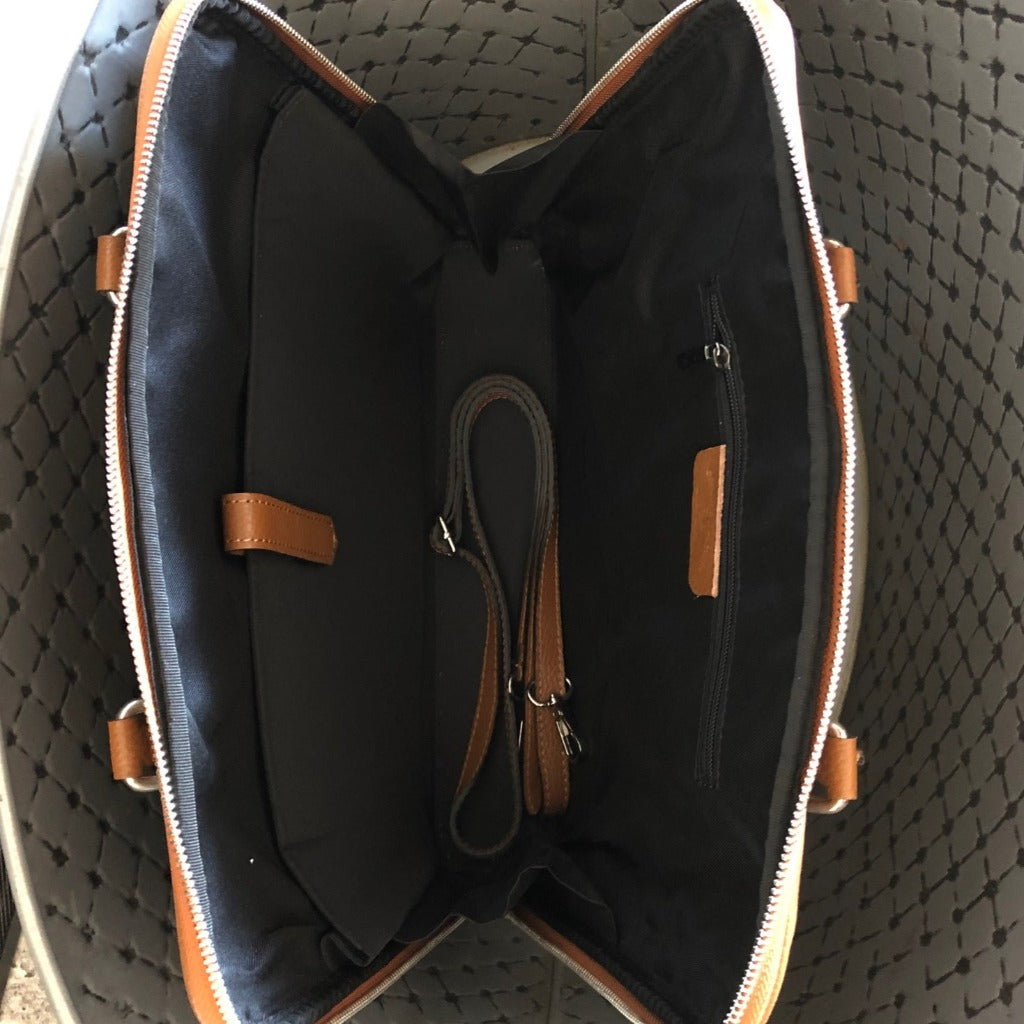 Inside view of the Brianna business bag