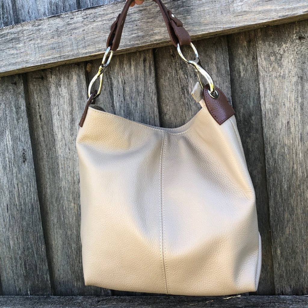 Daisy bag in light taupe or tan