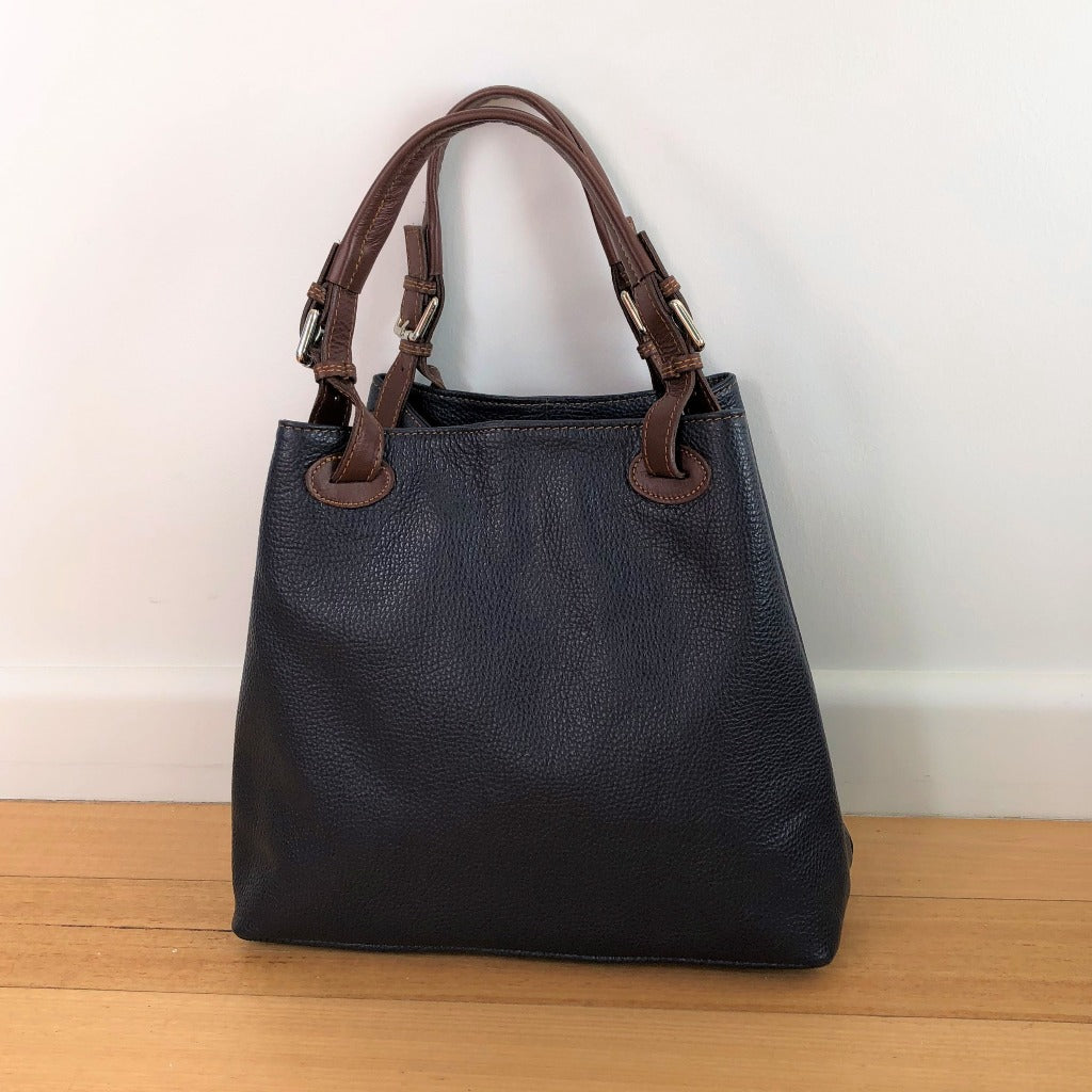 Dawn bag in navy or midnightblue