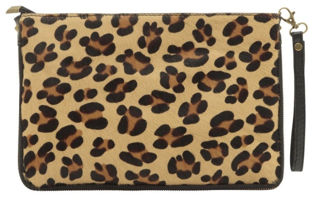 large clutch in leopard design