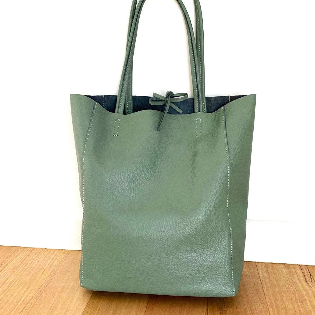The Muzi bag in sage green