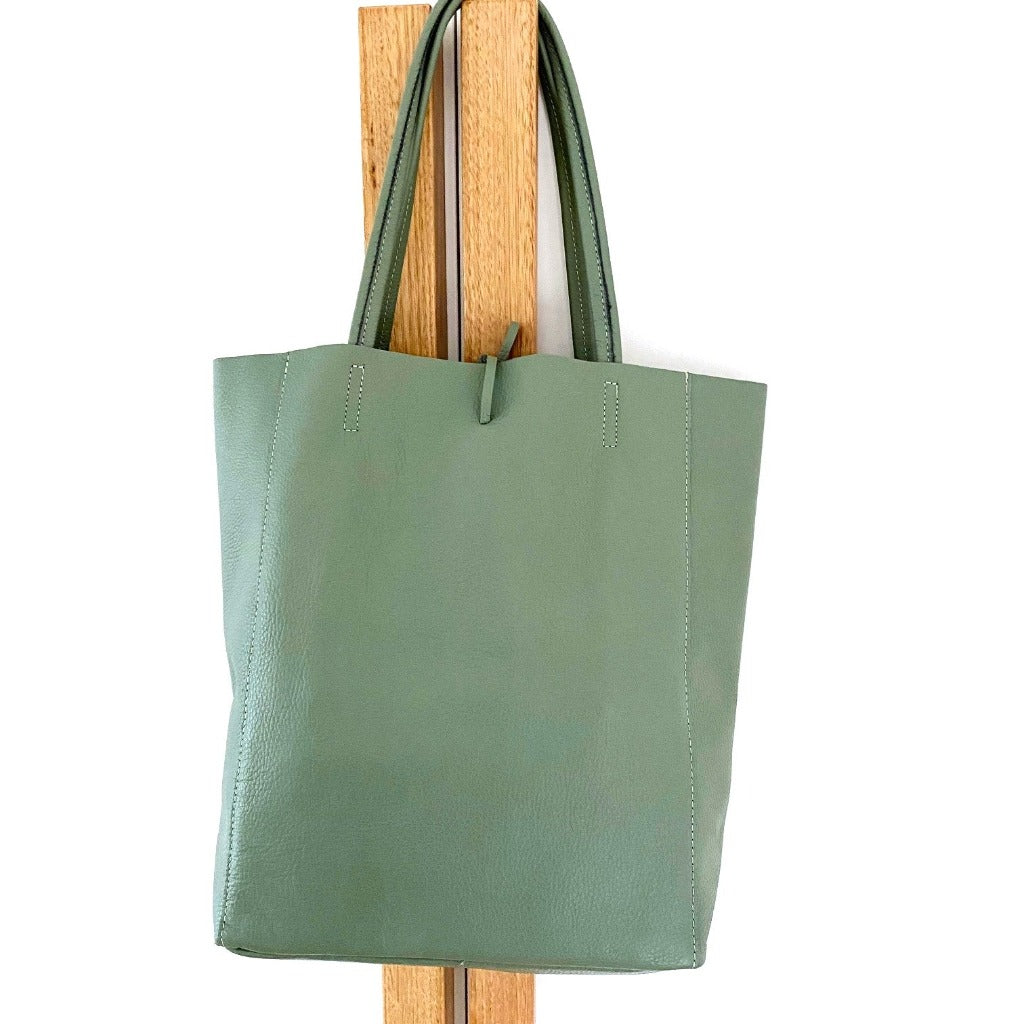 The Muzi bag in sage green