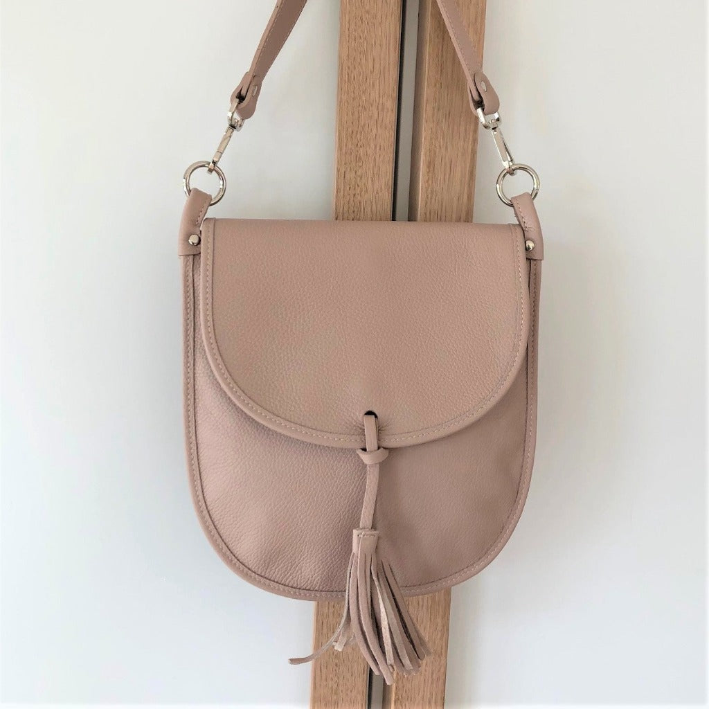 The oriel bag in rosa 