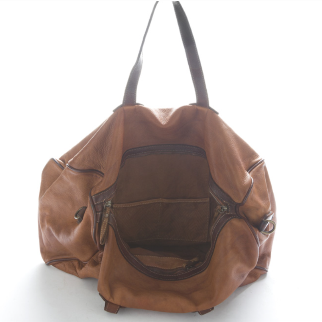 Inside view of the Raymond weekend bag